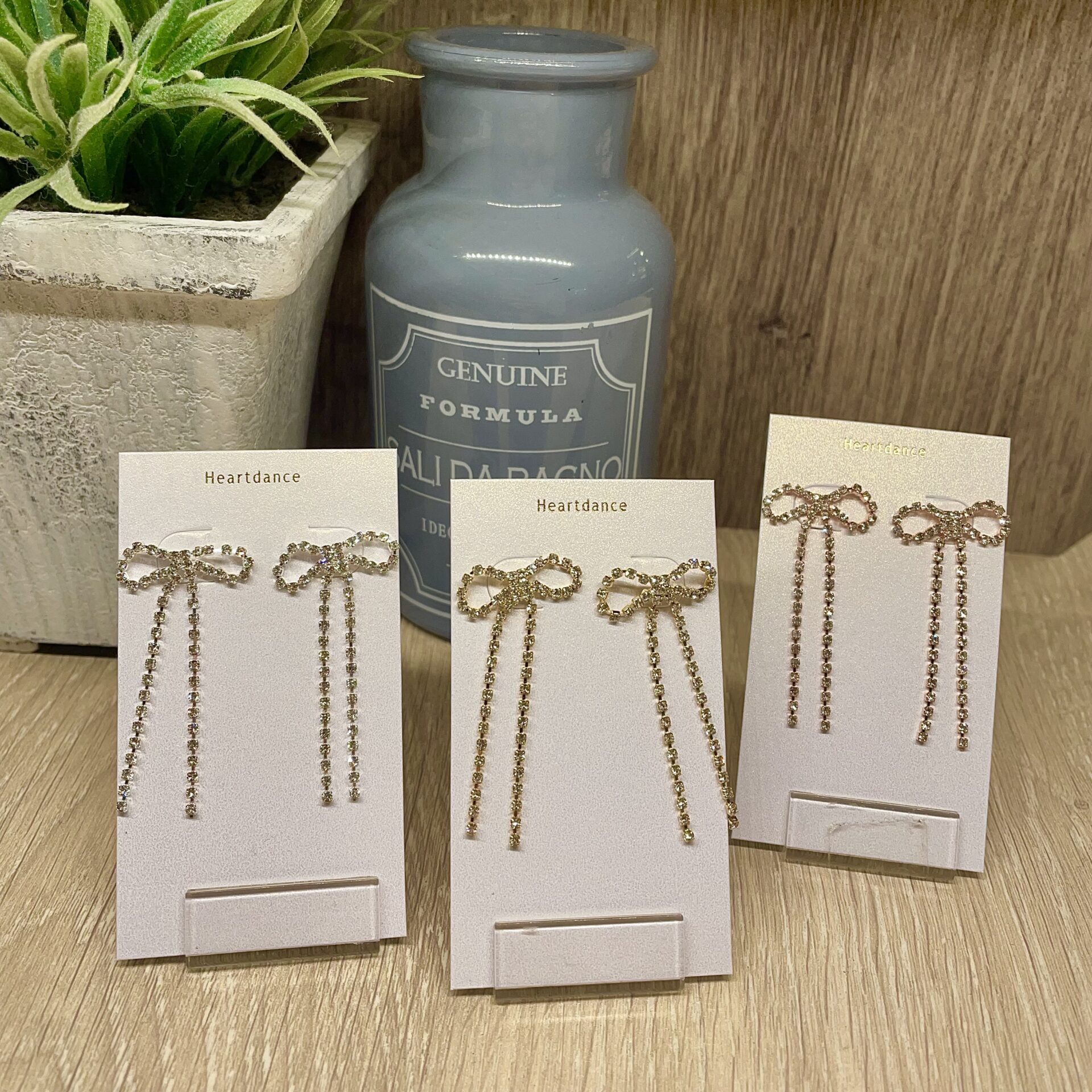 新作⭐︎キラキラリボンピアス