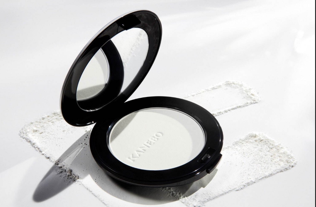 話題のKANEBO新作パウダー⭐️